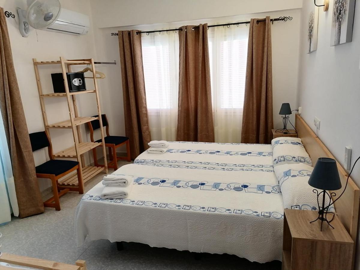 Hostal Pepe Сан-Ферран-де-сес-Рокес Екстер'єр фото